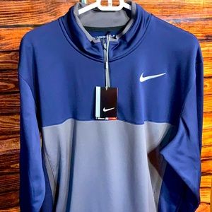 Brand New Nike Golf half zip Golf standard fit XL